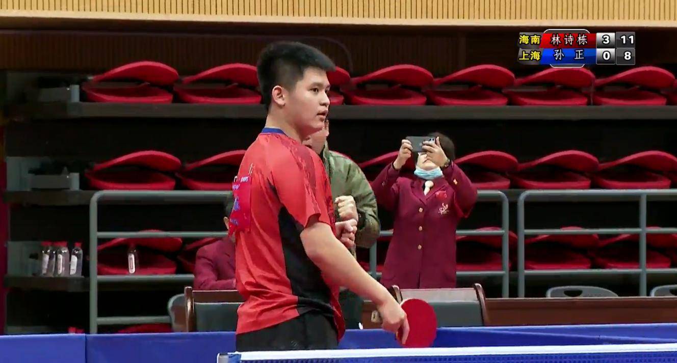 奇挺身而出 奇挺身而出