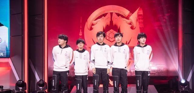 传中球员的 传中球员的